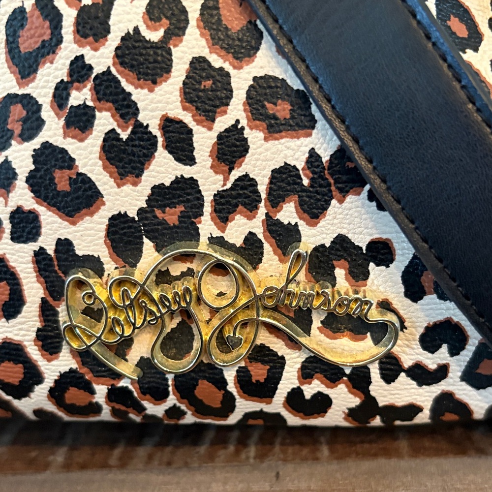 Betsey Johnson Leopard Print Shoulder Bag with Studded Black Bow beautiful - Picture 4 of 8